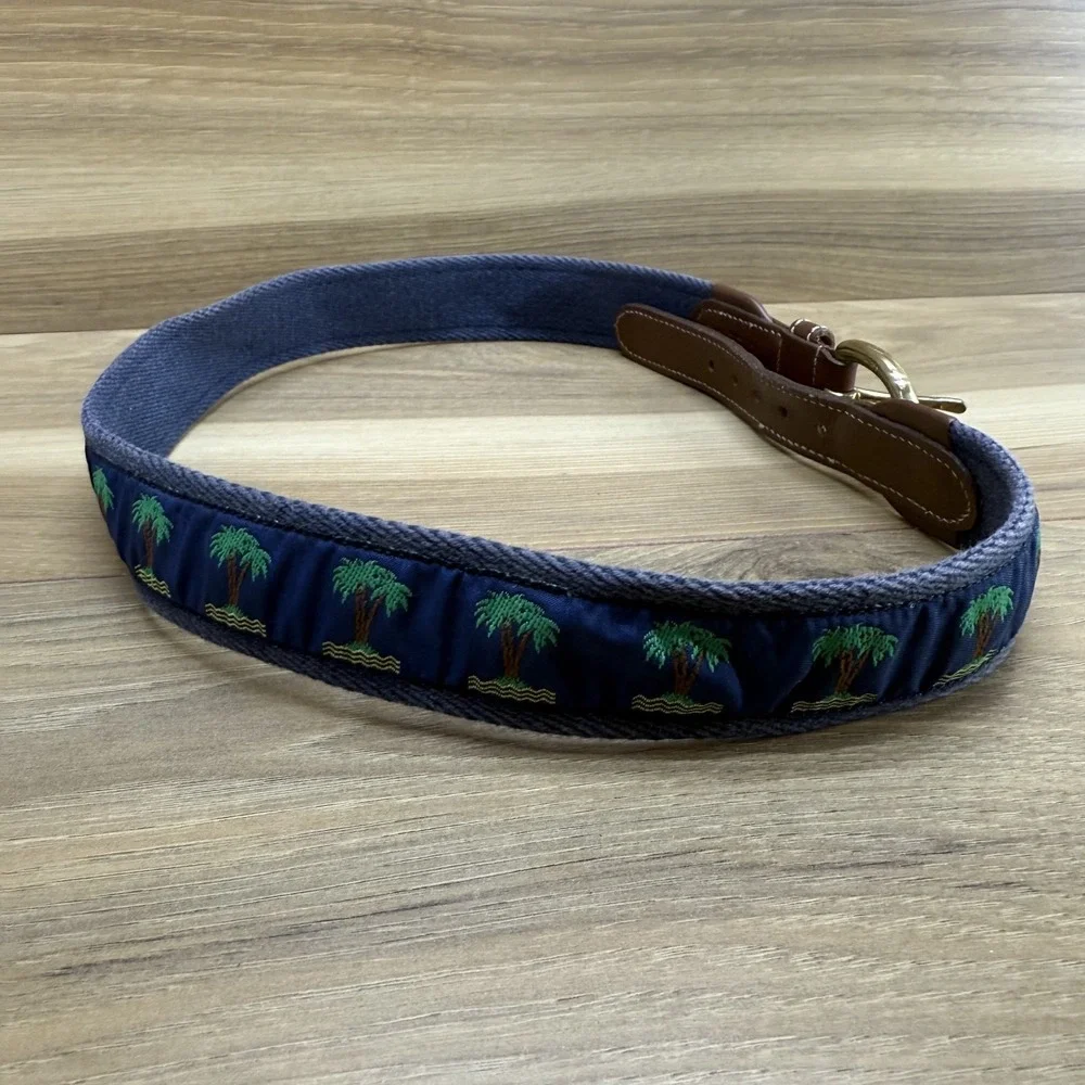 Dooney & Bourke mens size